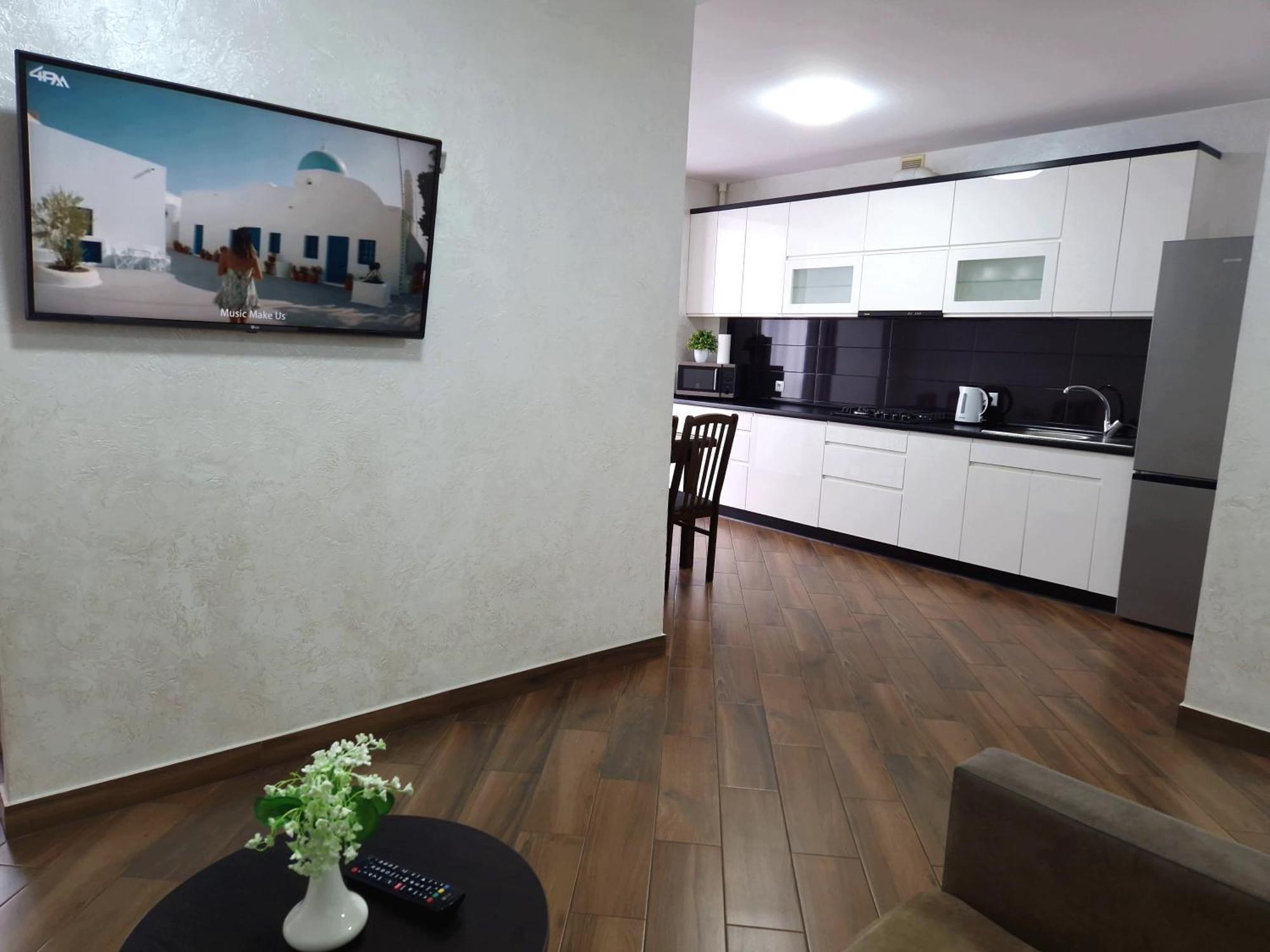 Luxury Apartment *